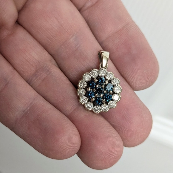 10k Blue White Diamond Pendant - Picture 3 of 7